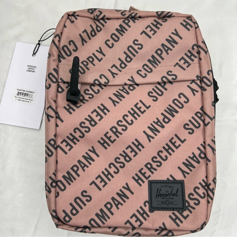 Herschel Chapter Connect Travel Kit - Picture 1 of 16